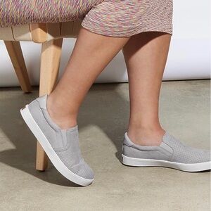 Dr. Scholl’s Madison Slip On Sneakers Size 7 in Gray